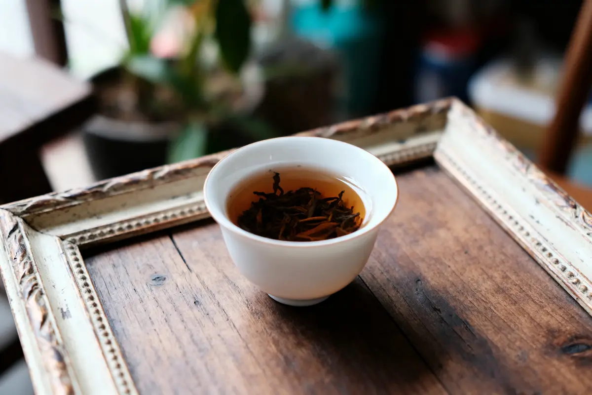 Tarry : Signification, traduction et secrets du thé Souchong