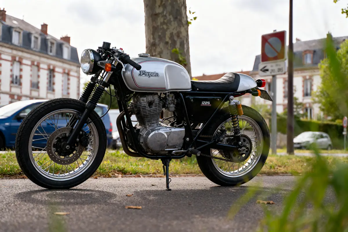 En 125 café racer : Quel modèle choisir en 2024 ?
